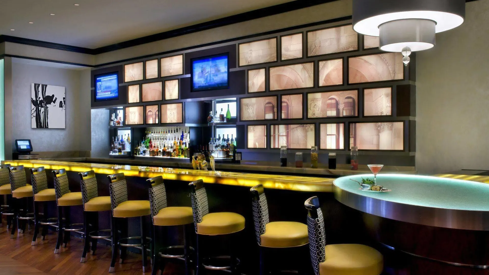 Hotel New York Marriott East Side 4*,